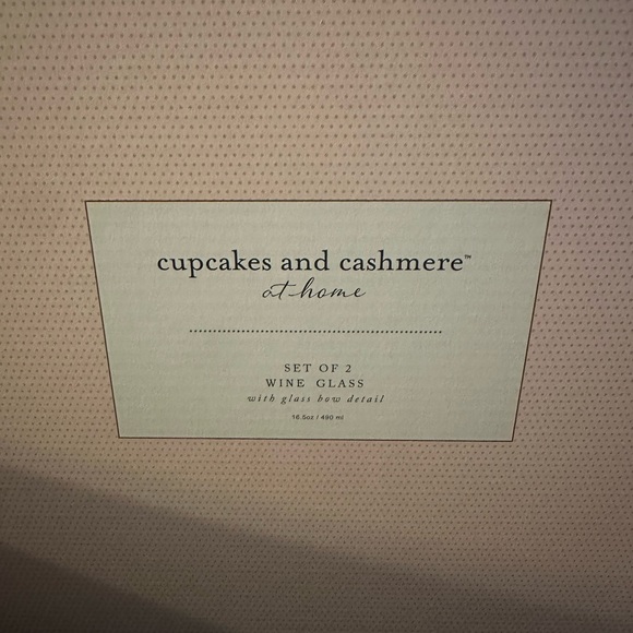 Cupcakes and cashmere preppy bow wine glasses - Picture 3 of 3